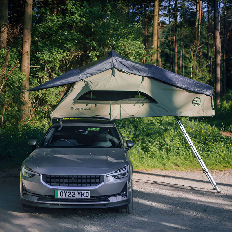 Lightweight roof outlet tent